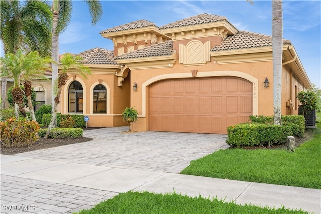 view of mediterranean / spanish-style home