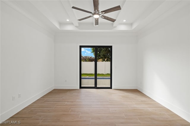 spare room featuring wood tiled floor, baseboards, ceiling fan, and recessed lighting