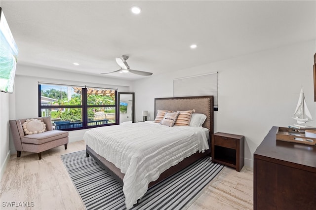 bedroom featuring light wood-style flooring, baseboards, a ceiling fan, and recessed lighting