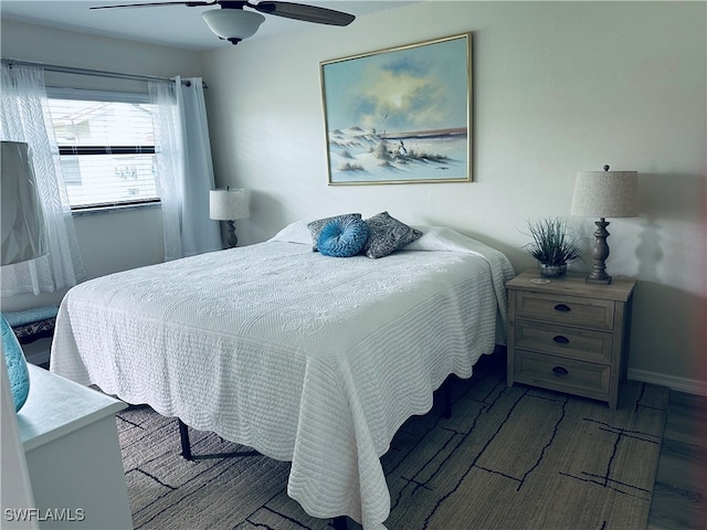 bedroom with ceiling fan