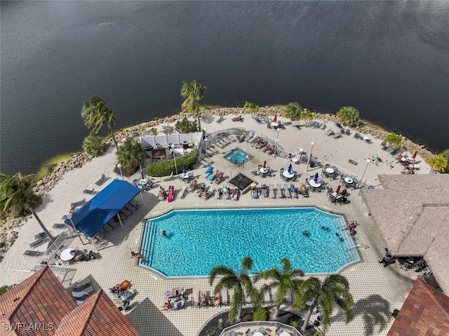 bird's eye view with a water view