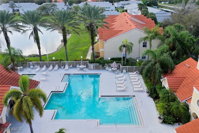 view of swimming pool featuring a patio