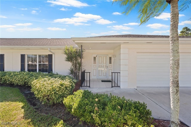 view of front of house featuring a garage