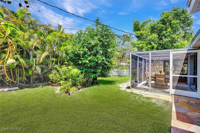 view of yard featuring a patio