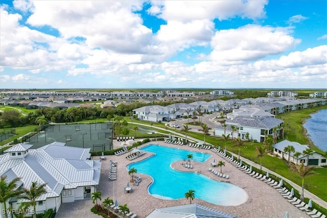 view of swimming pool