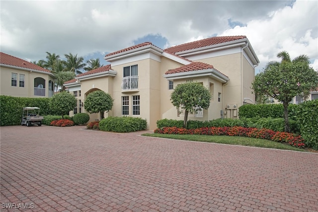 view of mediterranean / spanish-style house