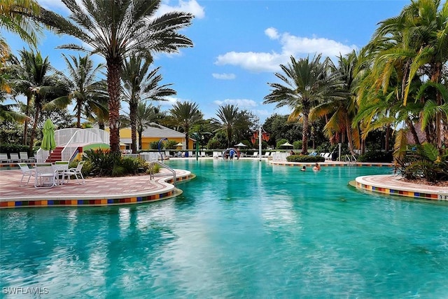 view of swimming pool