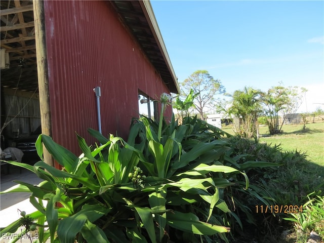 view of side of home