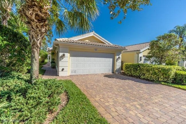 7605 Rozzini Ln, Naples, FL 34114 - photo 4
