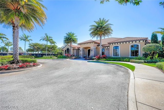 view of mediterranean / spanish-style home