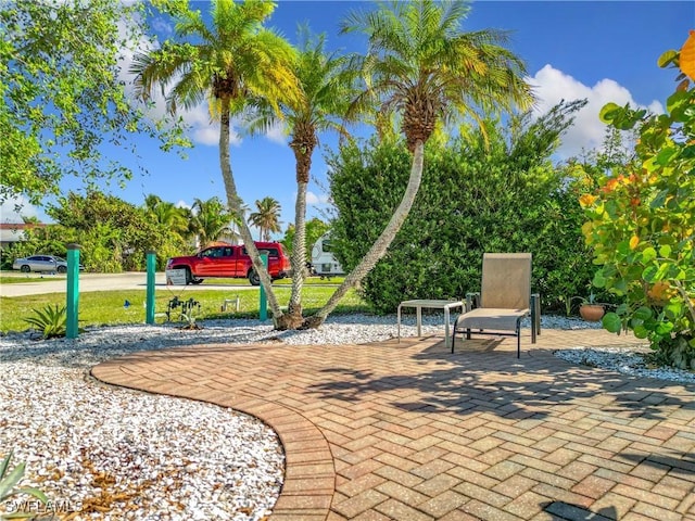 550 110th Ave N, Naples, FL 34108 - view of patio / terrace