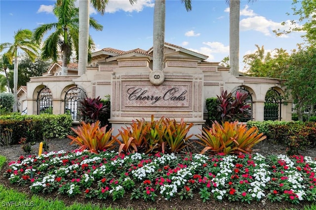 view of community / neighborhood sign