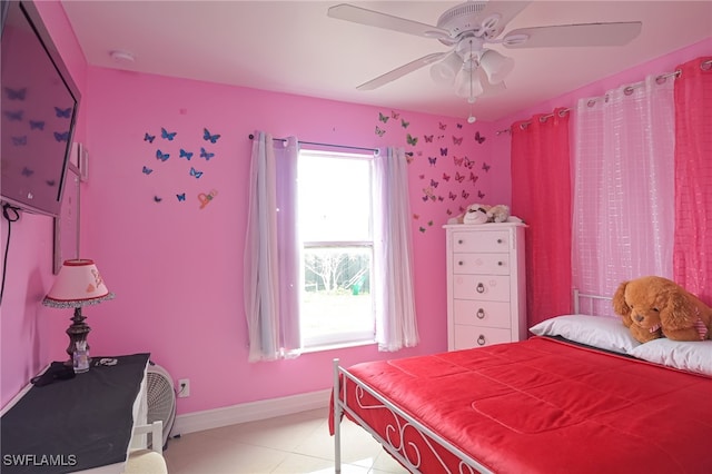 bedroom with ceiling fan