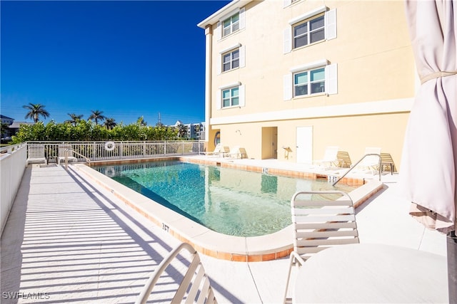 view of swimming pool