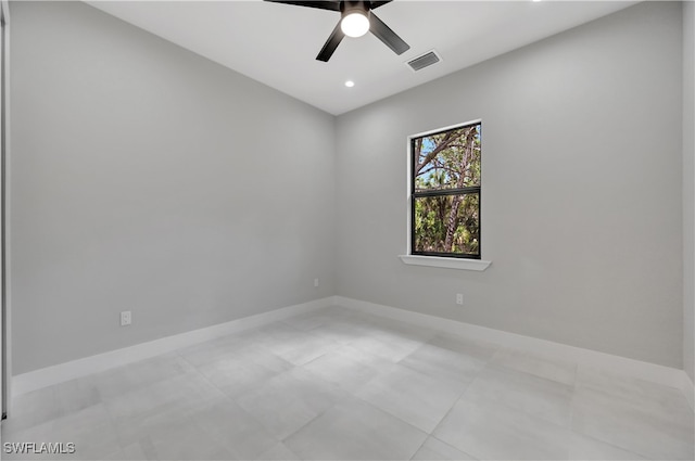 empty room featuring ceiling fan