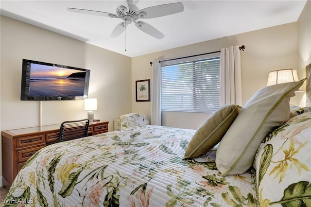 bedroom featuring a ceiling fan