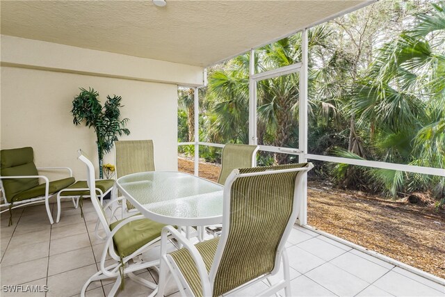 sunroom / solarium with a healthy amount of sunlight