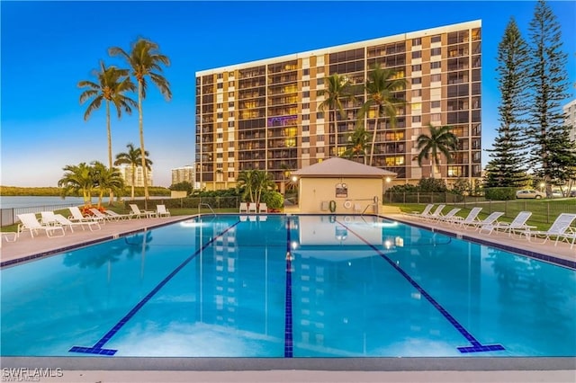 view of swimming pool