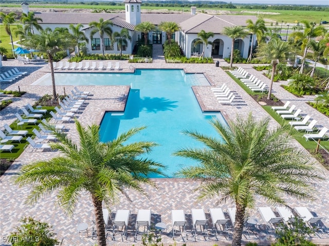 view of swimming pool