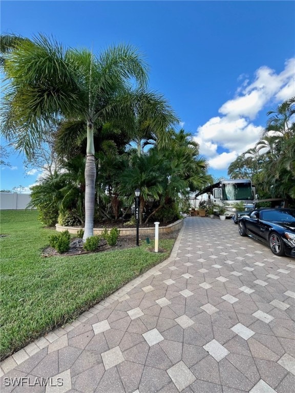 Listing photo 3 for 4662 Southern Breeze Dr, Naples FL 34114