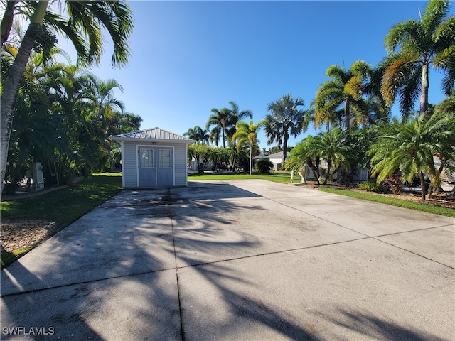 Listing photo 2 for 10130 Sunnywood Ct, Fort Myers FL 33905