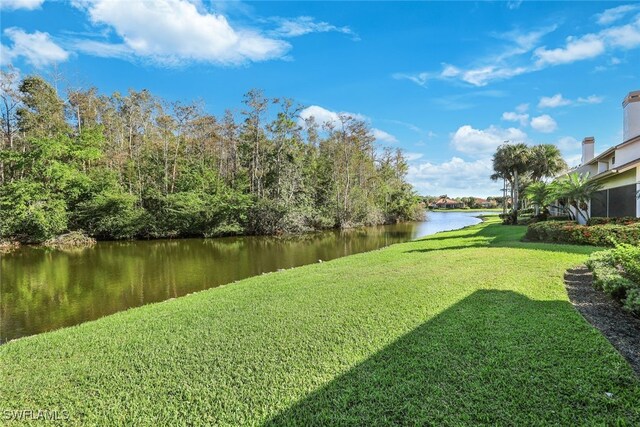 view of yard featuring a water view