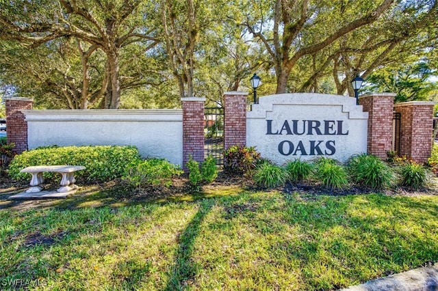 view of community / neighborhood sign