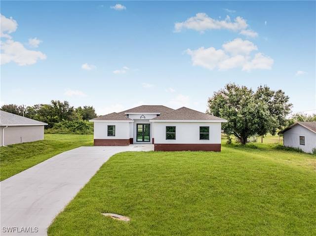 view of front of house with a front lawn