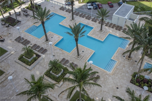 view of swimming pool