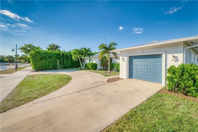 ranch-style home with a front yard