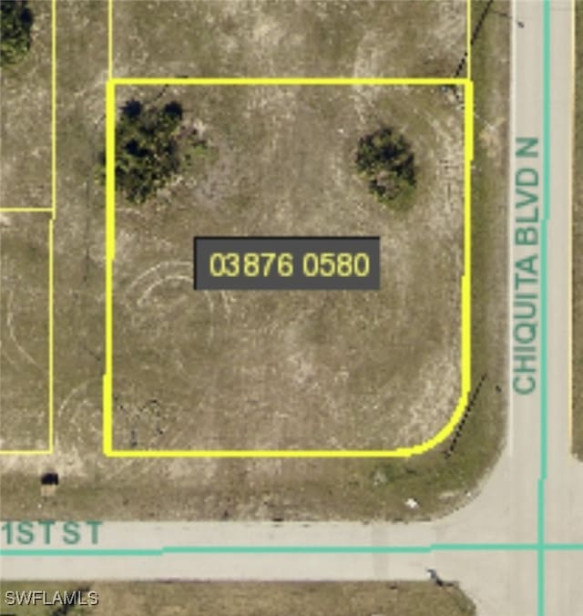 Listing photo 3 for 2102 Chiquita Blvd N, Cape Coral FL 33993