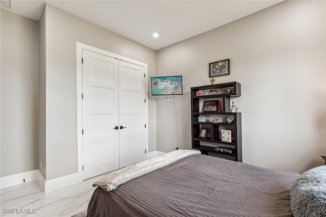 bedroom featuring a closet