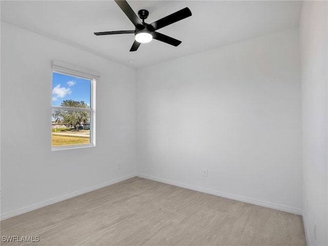 empty room featuring ceiling fan