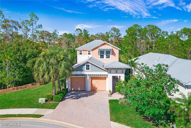 view of front of house with a front lawn