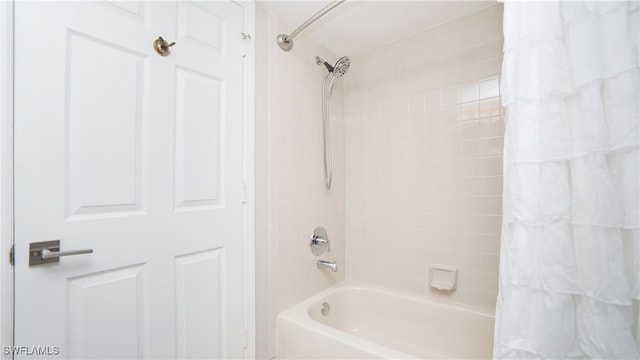 bathroom featuring shower / tub combo