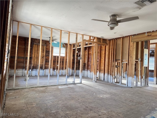 miscellaneous room with ceiling fan