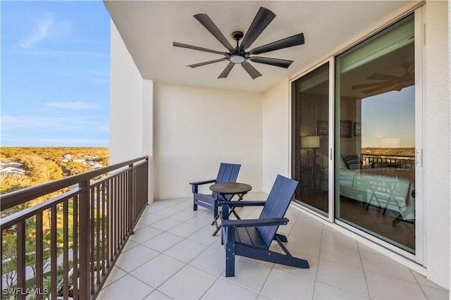 balcony featuring ceiling fan