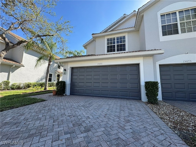 view of front facade with a garage