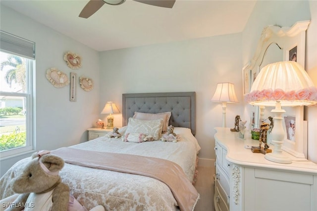 bedroom with ceiling fan