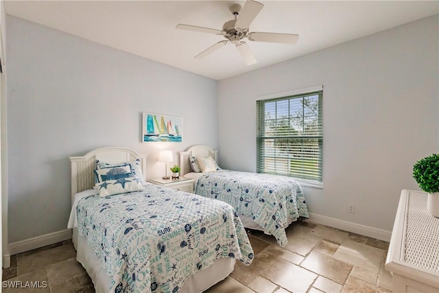 bedroom featuring ceiling fan