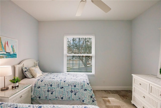 bedroom with ceiling fan