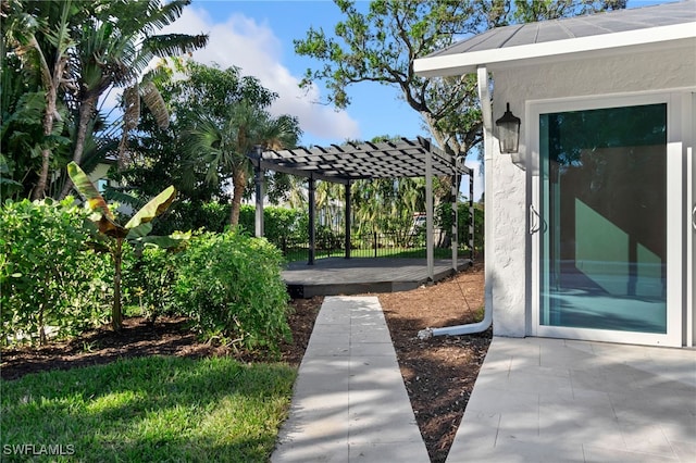 view of yard with a pergola