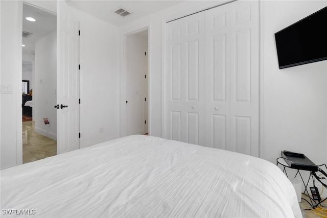 bedroom featuring a closet