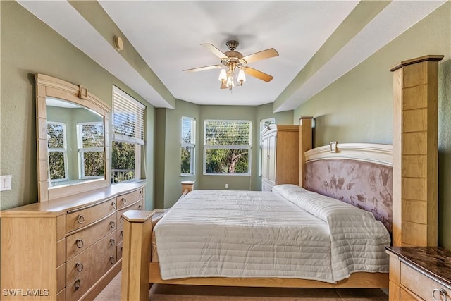 bedroom with ceiling fan