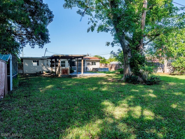 view of yard featuring a patio