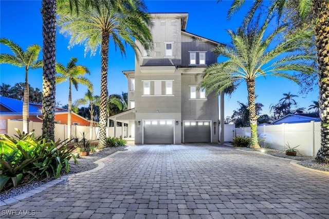 view of front facade featuring a garage