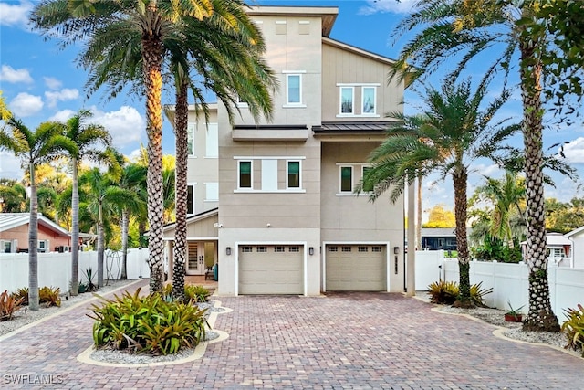 view of front facade with a garage