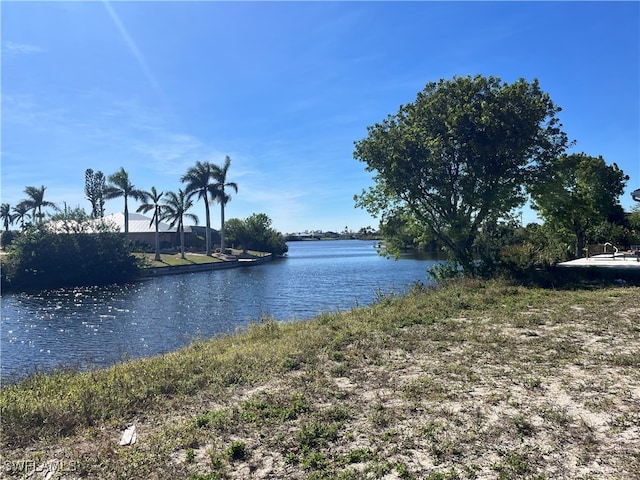 Listing photo 2 for 1202 NW 18th Ter, Cape Coral FL 33993