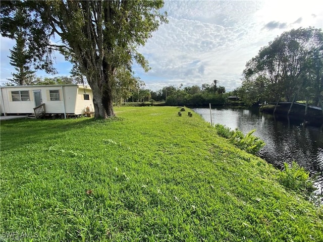 Listing photo 2 for 2267 Queen Anne Dr, Fort Myers FL 33905