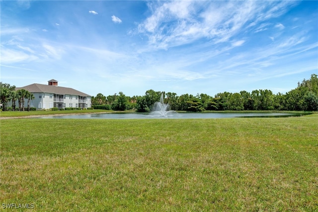 view of yard featuring a water view